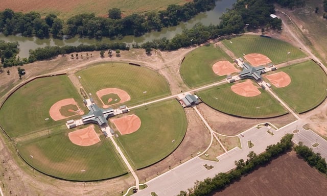 Dubl-R Fields at Riverbend Park4