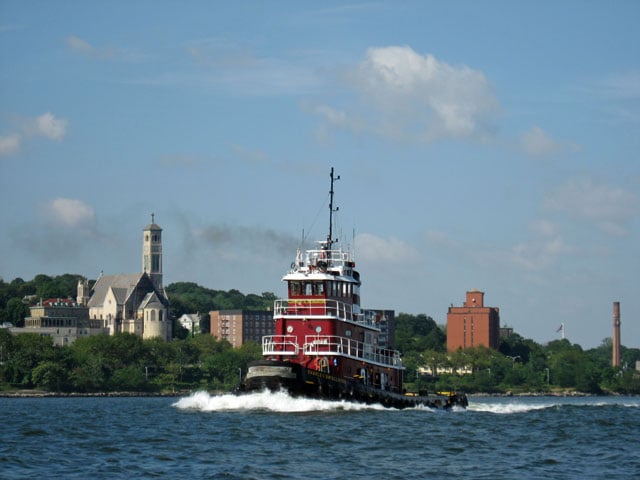 arthur kill waterway tugboat