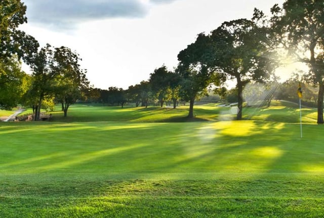 Colonial Country Club3