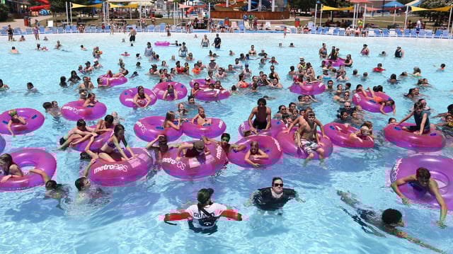 Hawaiian Falls Water Park4