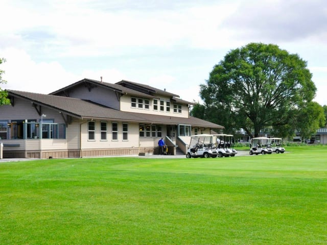 Golf-Clubhouse.jpg