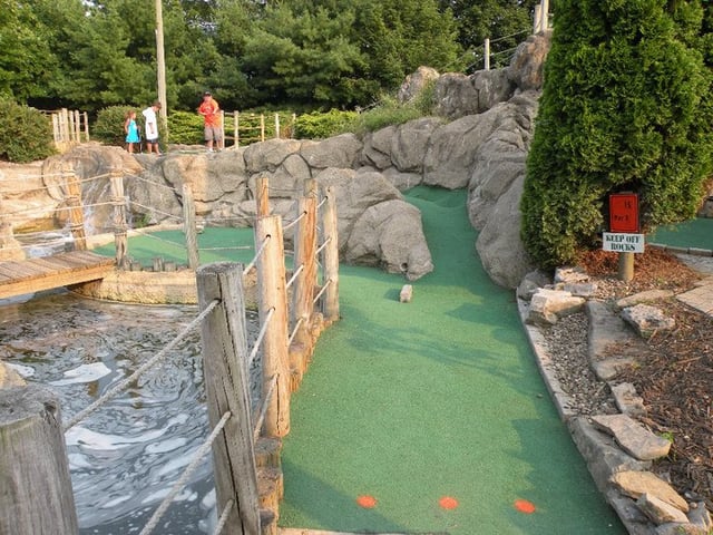 Happy Valley Minigolf2