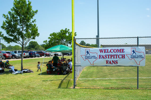 texaslatinsoftballclubsign.jpg