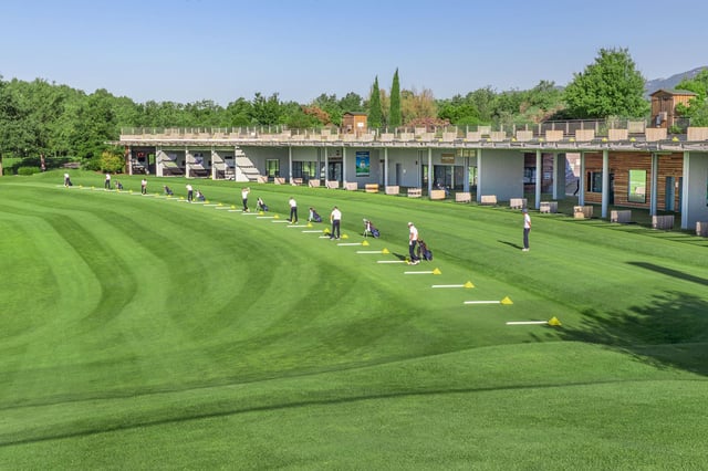 Albatross Indoor Golf Club 4
