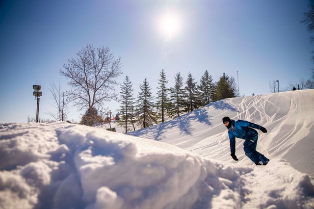 Snowboarding-Mount-Kato-1.jpg