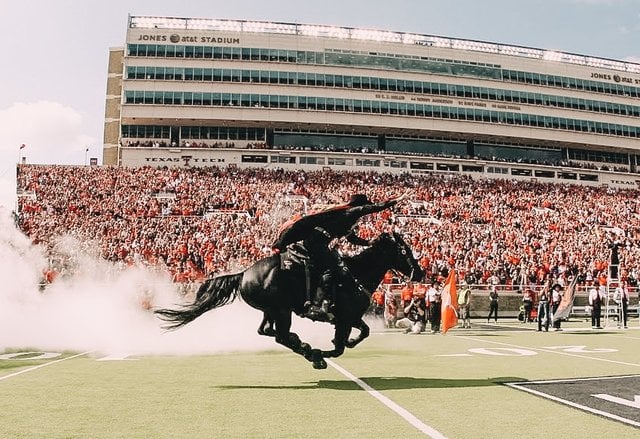 ncaa-football-iowa-state-texas-tech-small.jpg
