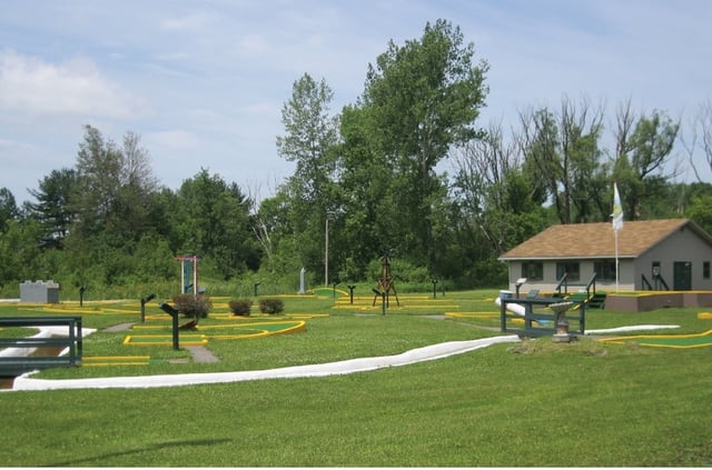Friendly Putt Putt7