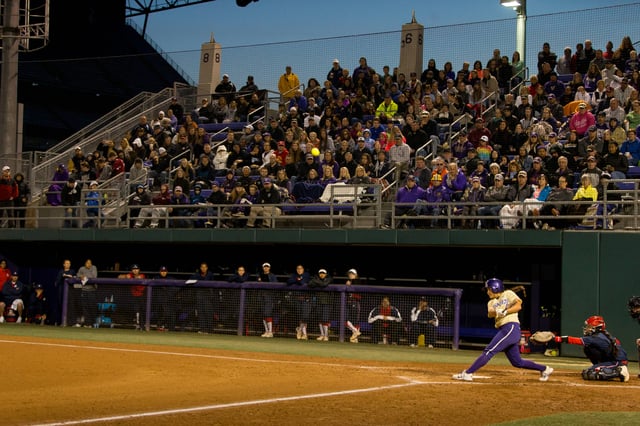 Husky Softball Stadium (4)