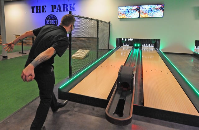district eat and play