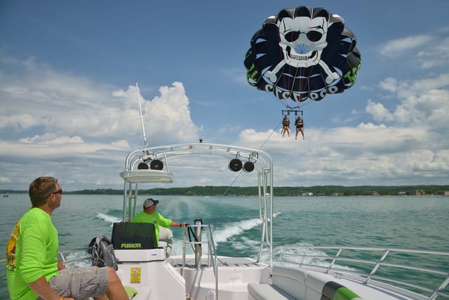 Grande Traverse Parasail8