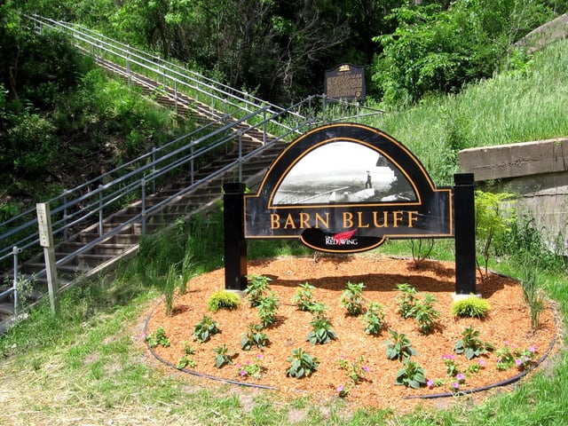 Barn Bluff 2