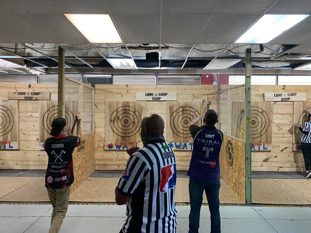 Splitting Edge Axe Throwing 1