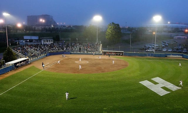 softballnightgame6154.jpg