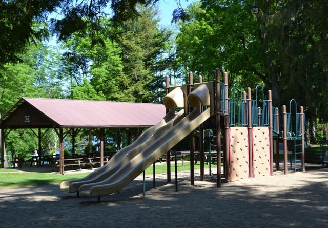 Usher Park2
