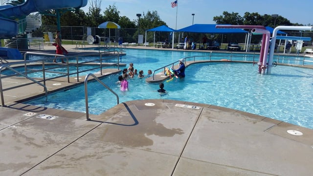 Camdenton Aquatic Center11