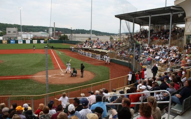 butler-bluesox-baseball-game-795x497