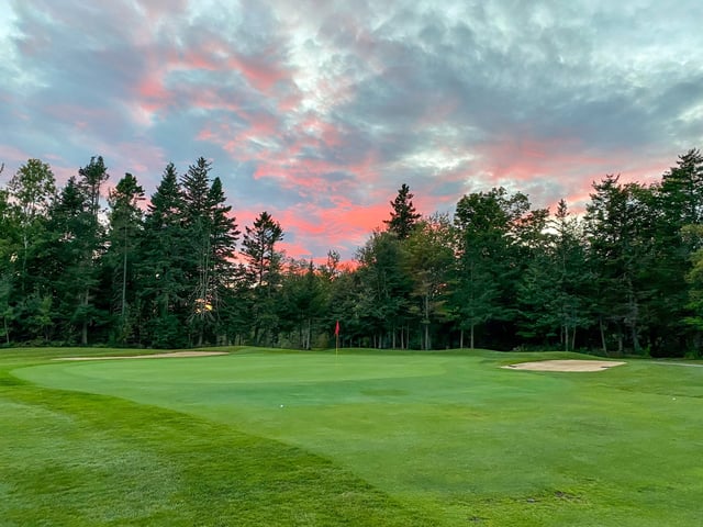 Mountain Woods Golf Club hole.jpg