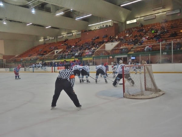 photos__McMorran-Place-Arena__McMorran Arena ice level (600x450)