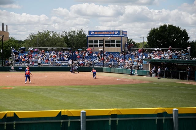 Allan Saxe Field