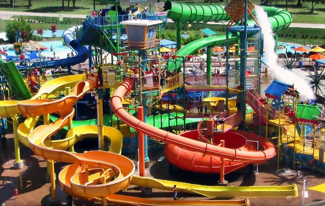 Hawaiian Falls Water Park3