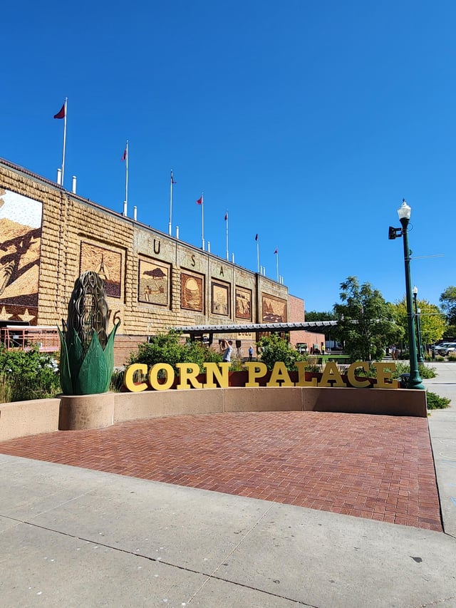 Corn Palace plaza sign.jpg