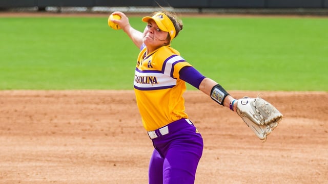 ecu-softball-3120