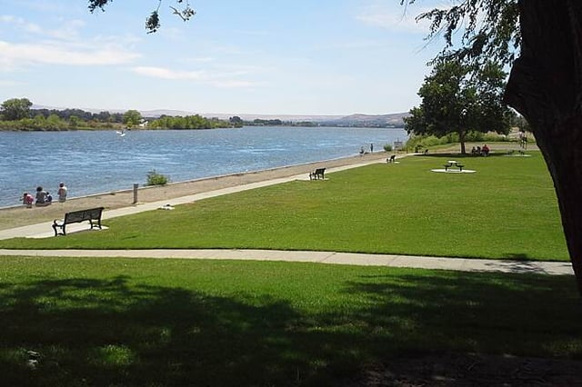 Leslie Groves Park1