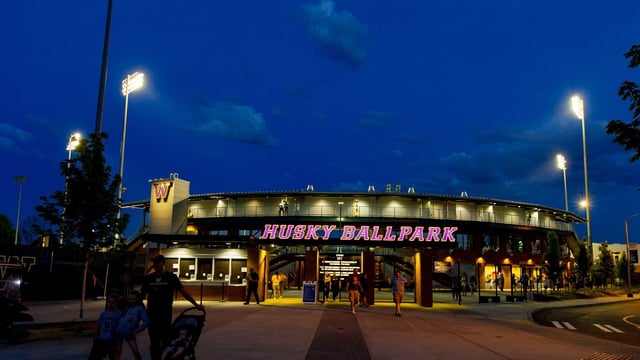 HUSKY%20BALLPARK3