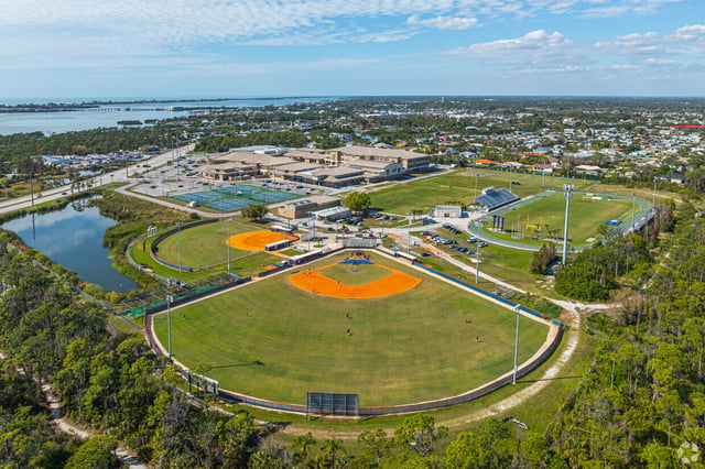 lemon-bay-high-school-englewood-fl-3-schoolphoto.jpg