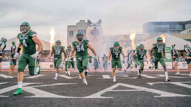 PREGAME_Football_Entrance_DSC02192
