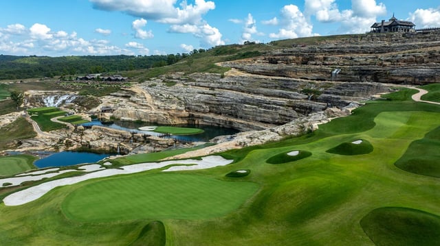 Cliffhangers-Golf-Course-Big-Cedar-Lodge-2.jpg