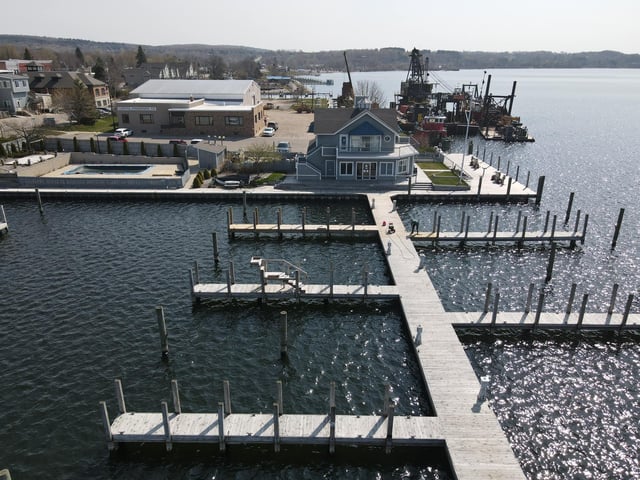 Jacobson Marina Resort