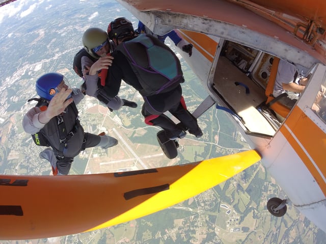 Flying Tigers Sports Parachute Center2