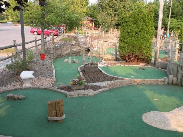 Happy Valley Minigolf4