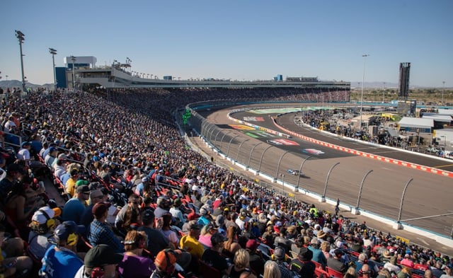 grandstands_72A2E0FC-E105-43AC-9088E7DBF9375987_d18c6902-7ad2-469c-804e1dd9828ca561.jpg