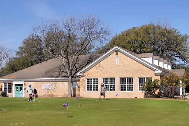 Lions_municipal_golf_course_clubhouse_austin