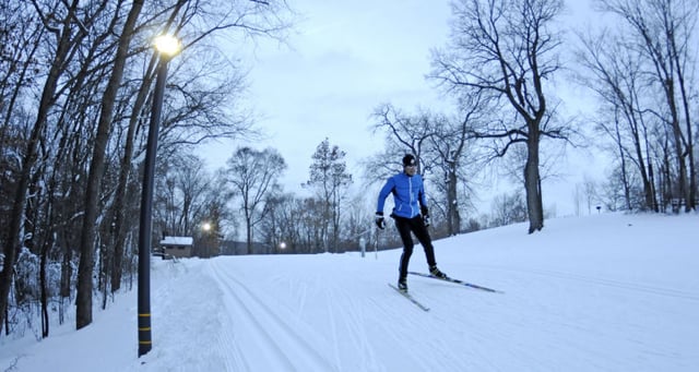 Cross Country Skiing on the Greenway 5