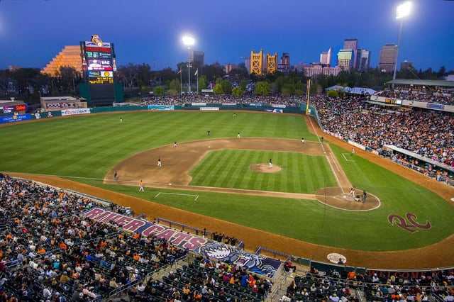 RB_River_Cats_Giants