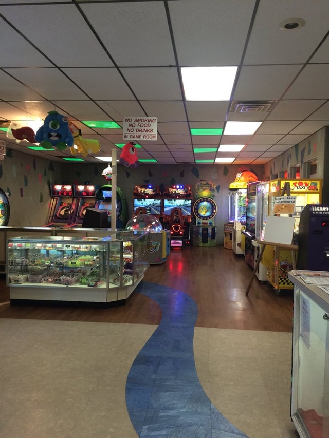 Colony Park Lanes North4