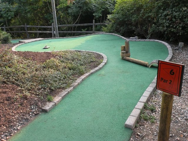 Happy Valley Minigolf3