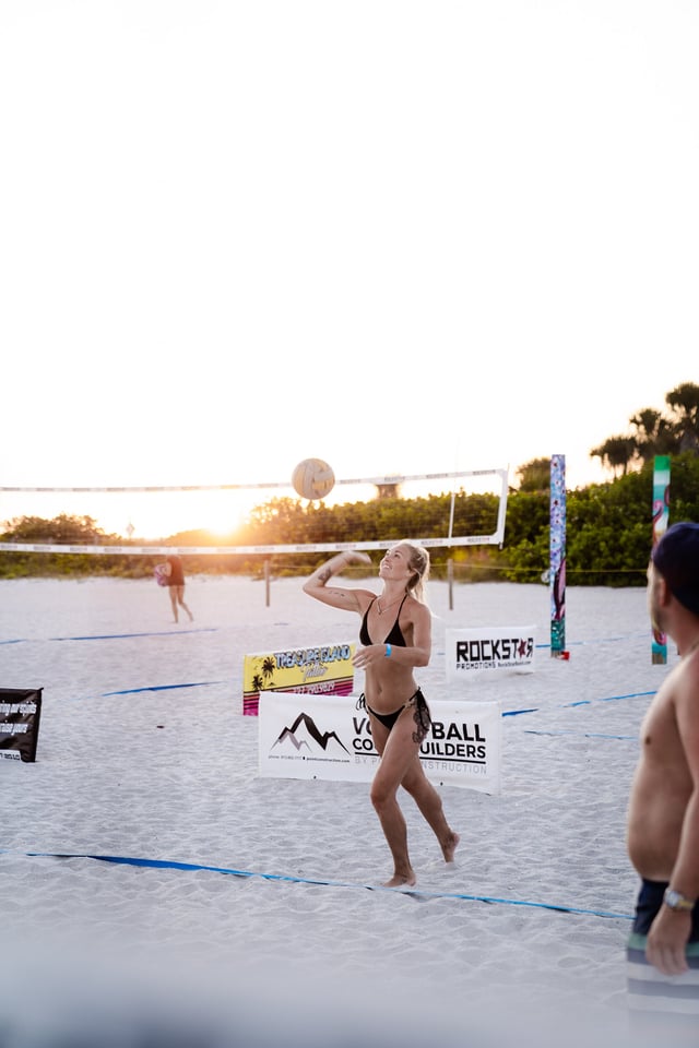 Postcard Inn on the Beach 8