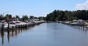 breezy point marina boats