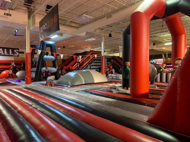 The Hero Day & Glow Golf4
