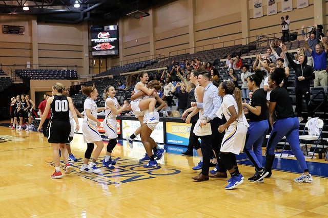 St. Mary's University Bill Greenhey Arena4
