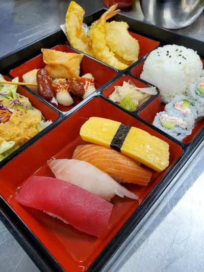 Plate Sushi & Chicken