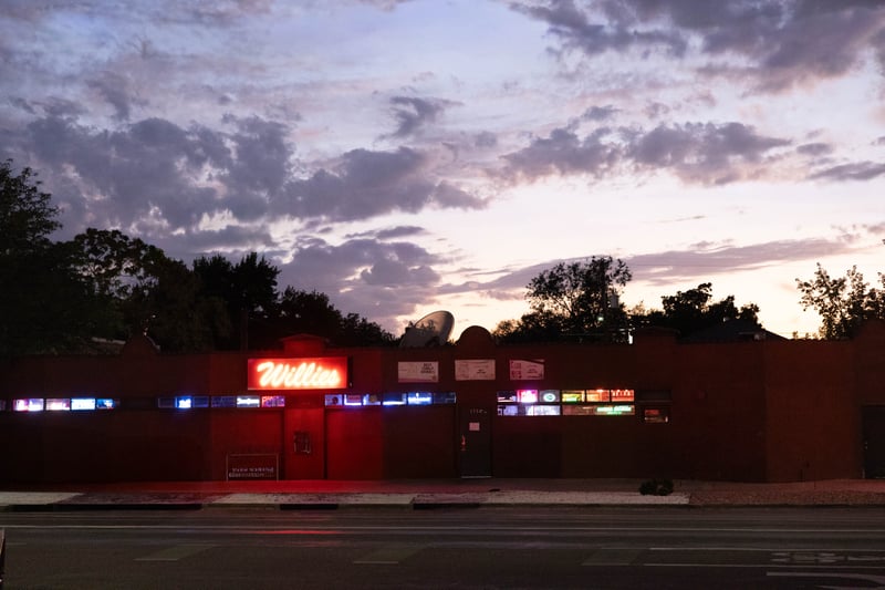 Willie's Lounge