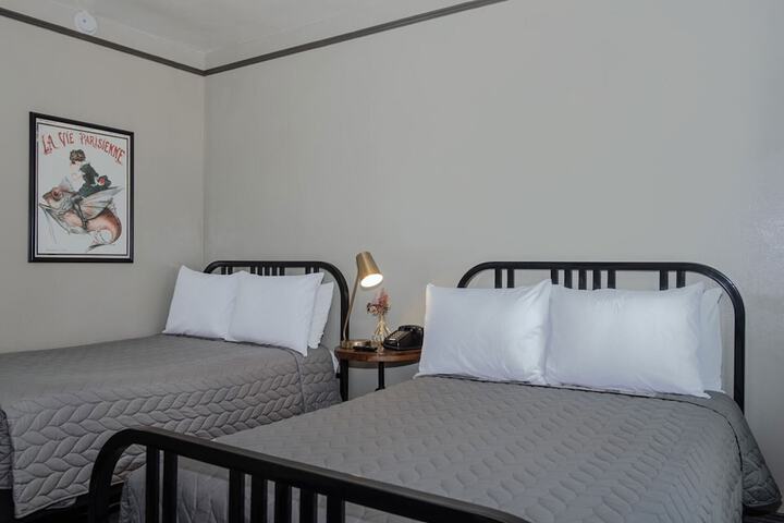 Gardner Hotel & Hostel