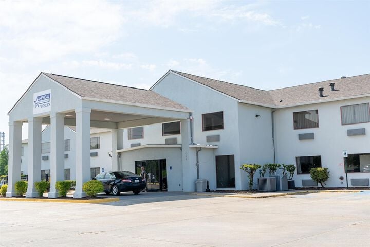 OYO Townhouse Donaldsonville - Gonzale