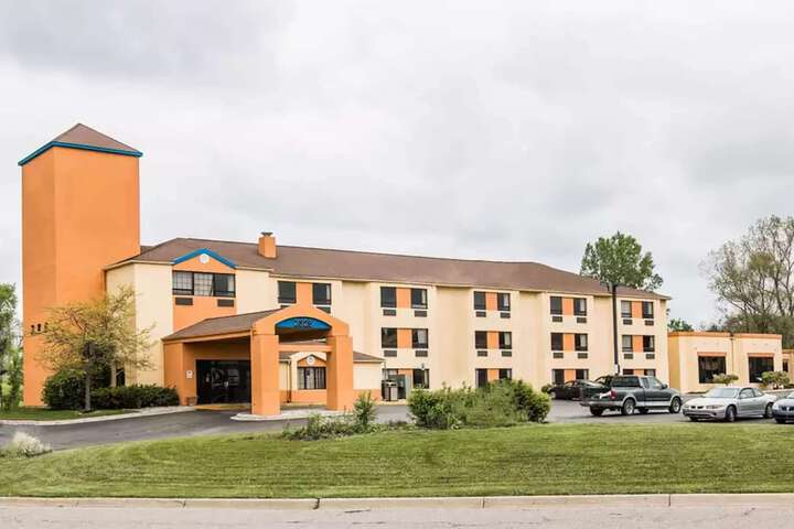 Days Inn by Wyndham Flint Airport