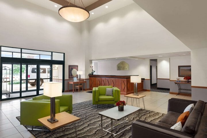 Wingate by Wyndham Bentonville Airport